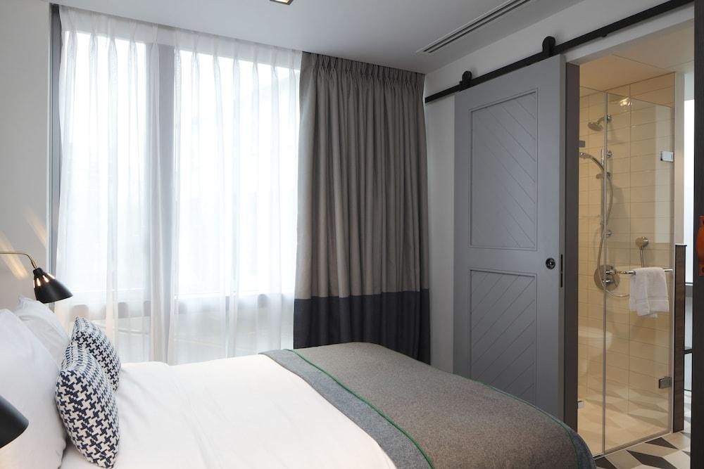 By Marriott Tower Bridge Отель 4*